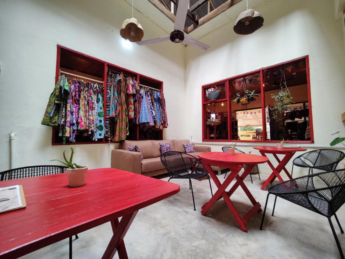 Tumi Hostel Kumasi Exterior foto